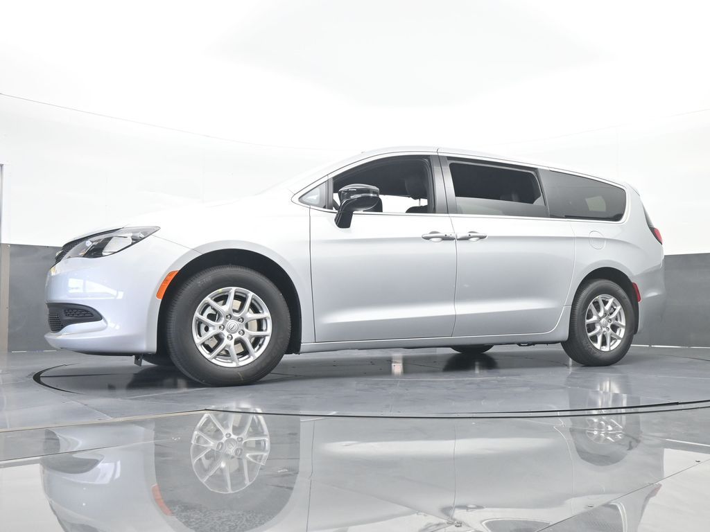 New 2026 Silver Mist Clearcoat Chrysler LX image 53