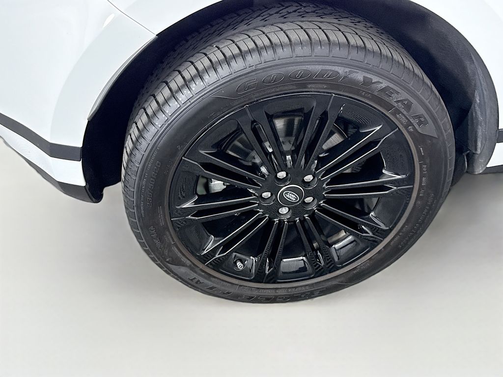 Thumbnail: 2025 Land Rover Range Rover Evoque - 32