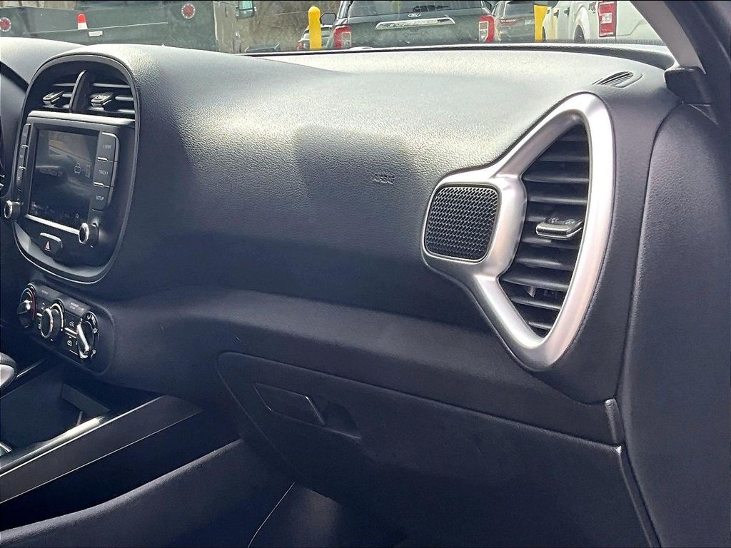 2023 Kia Soul — photo 17