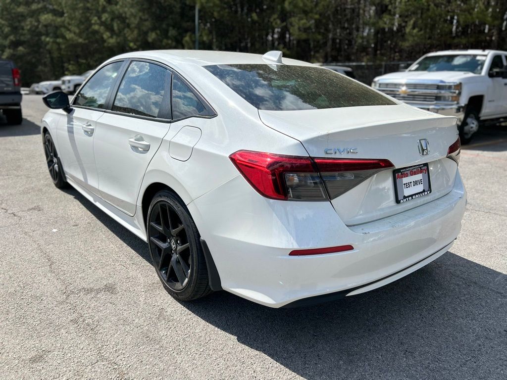 View vehicle photo 5