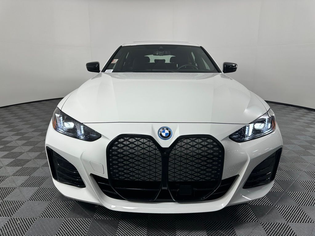 Thumbnail: 2025 BMW i4 - 2
