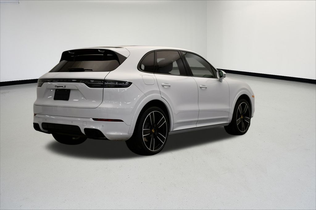 Thumbnail: 2023 Porsche Cayenne - 7