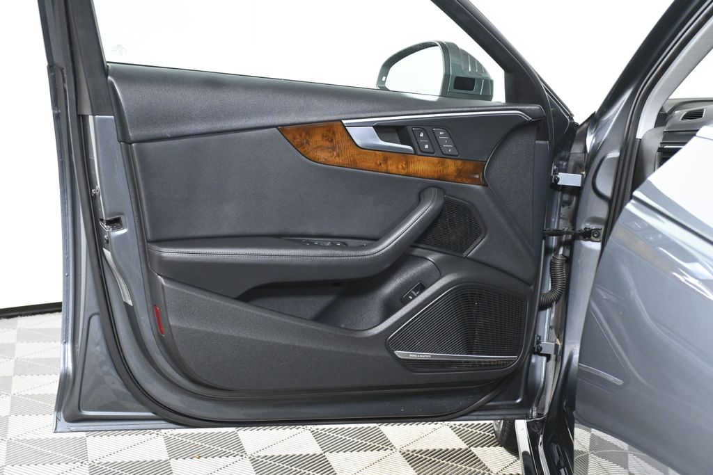 Thumbnail: 2019 Audi A4 - 29