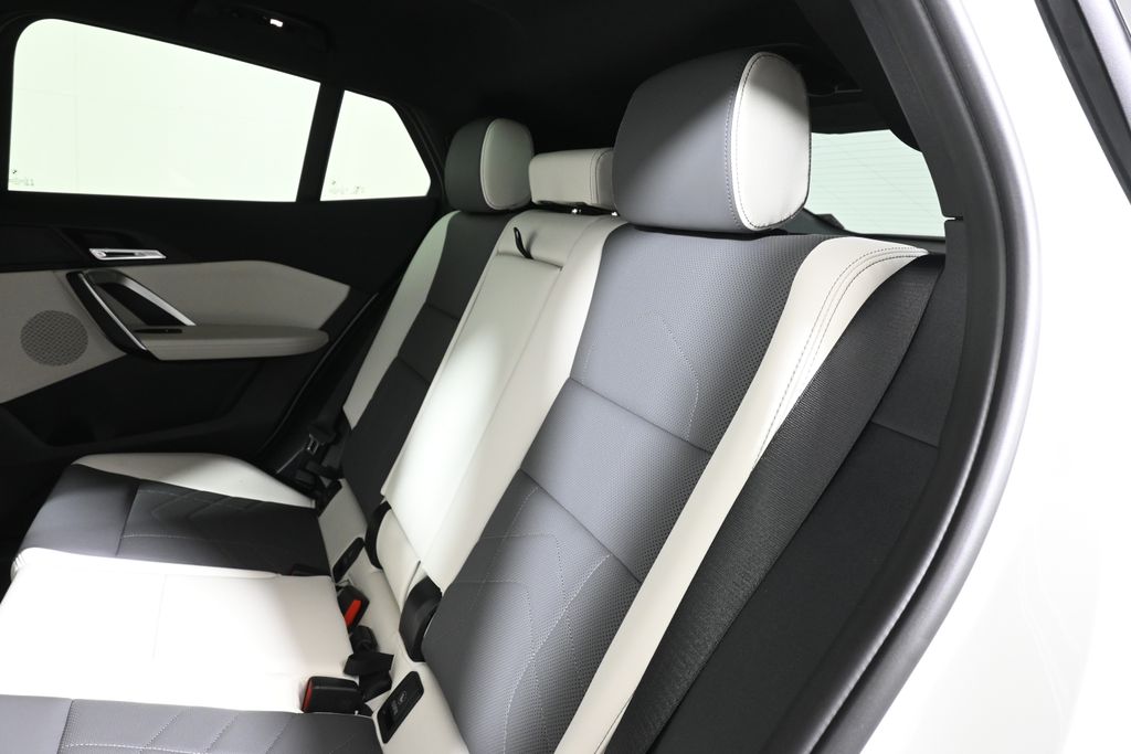 Thumbnail: 2026 BMW X2 - 4