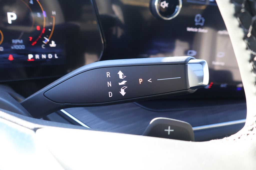 Thumbnail: 2026 Chevrolet Suburban - 26