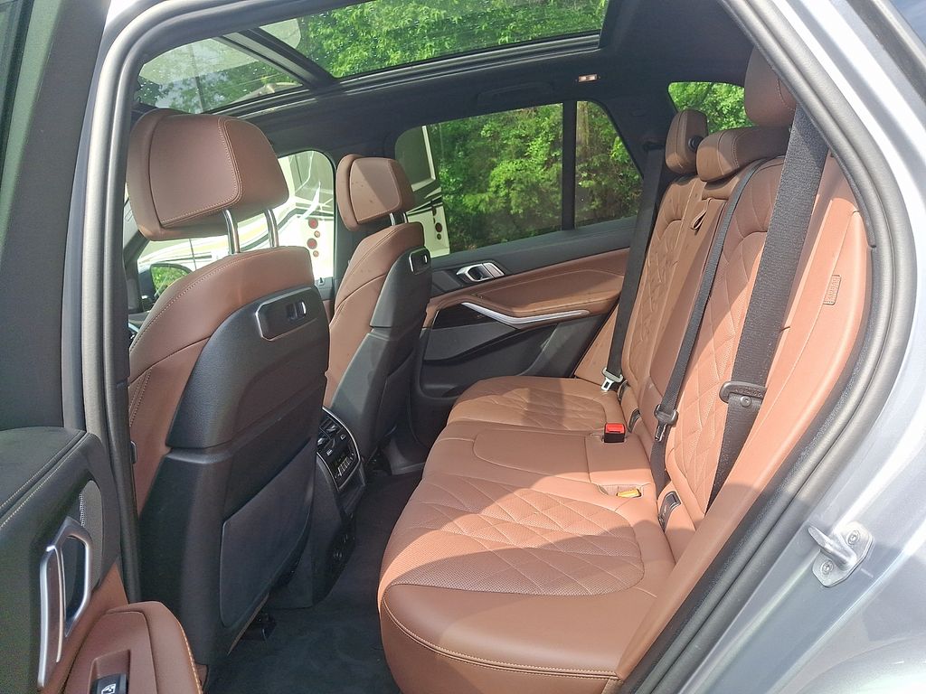Thumbnail: 2026 BMW X5 - 10