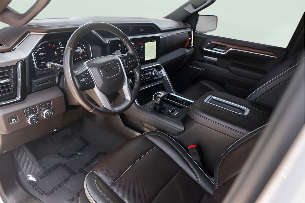 Used 2022 White GMC Denali image 13