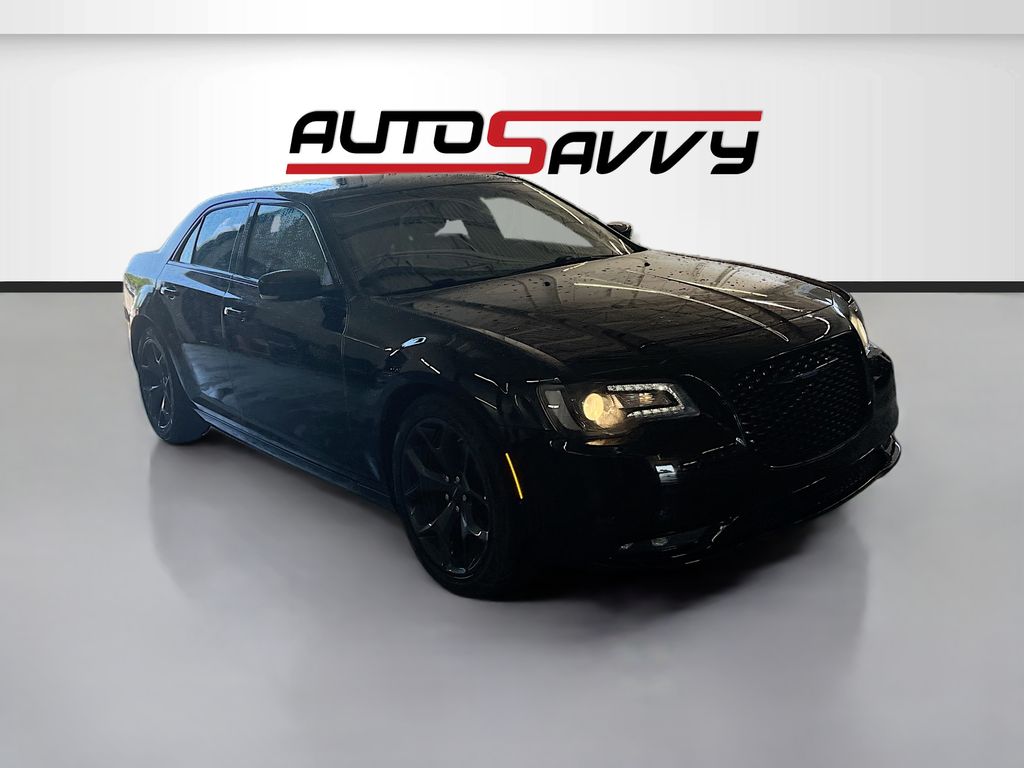 2022 Chrysler 300 S's photo