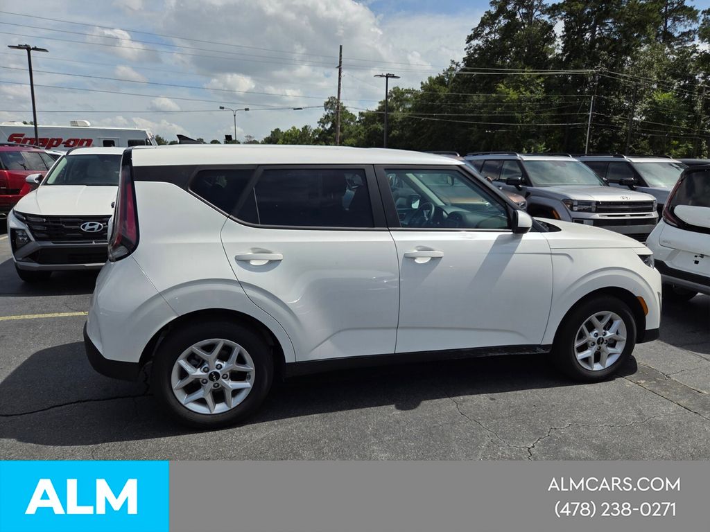 Used 2025 White Kia LX image 13