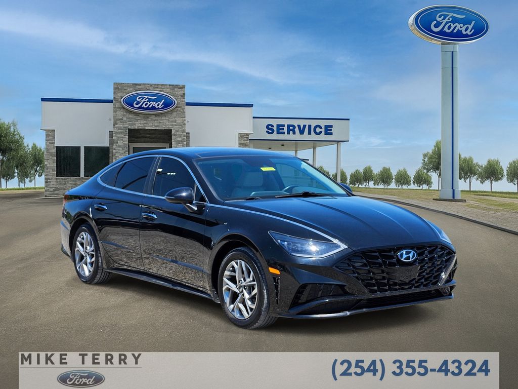 Onyx Black 2023 Hyundai Sonata Sedan Front-Wheel Drive 8-Speed Automatic