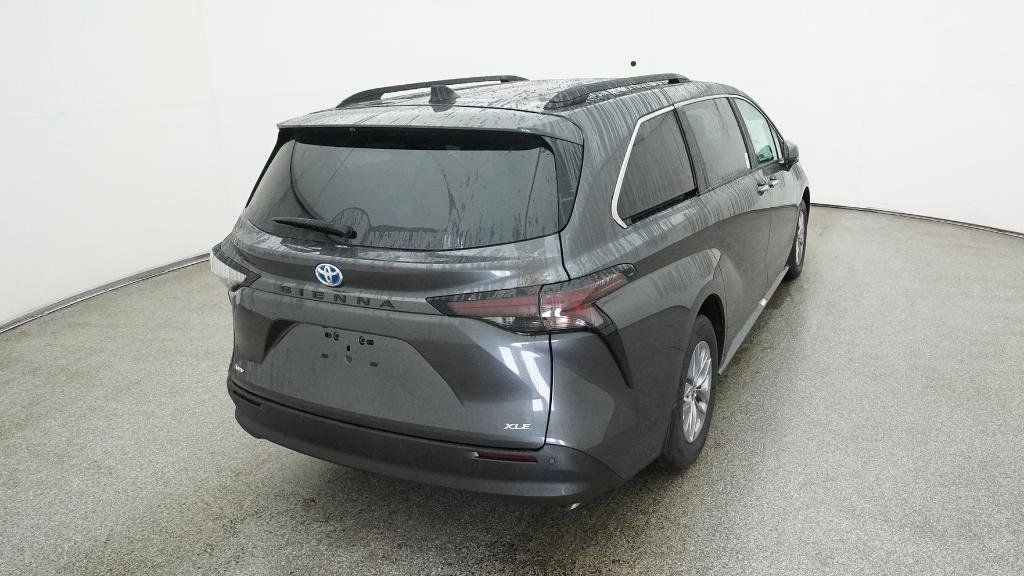 Thumbnail: 2025 Toyota Sienna - 25