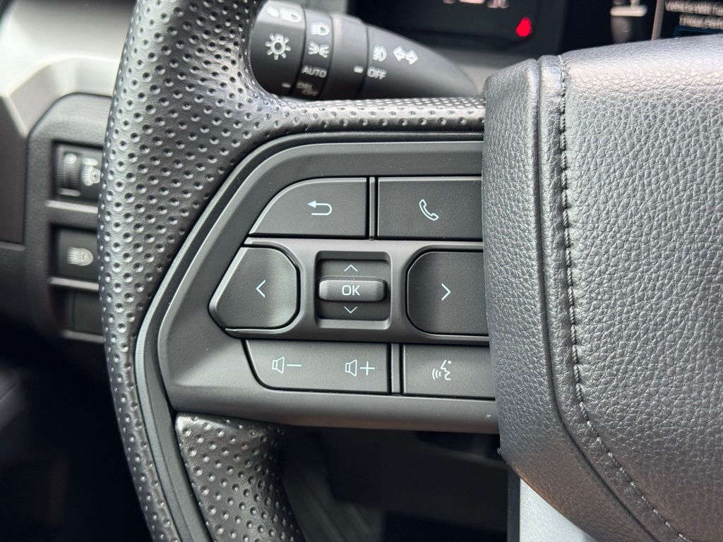 2025 Toyota Tacoma SR5 Double Cab photo 17