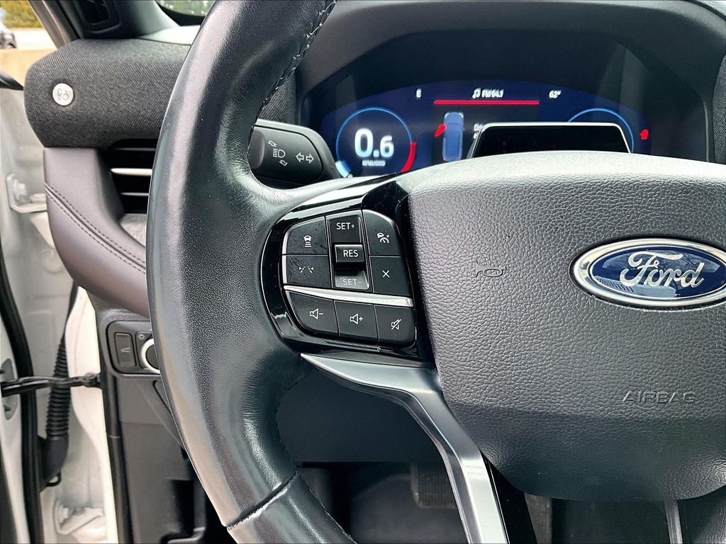 2025 Ford Explorer — photo 24