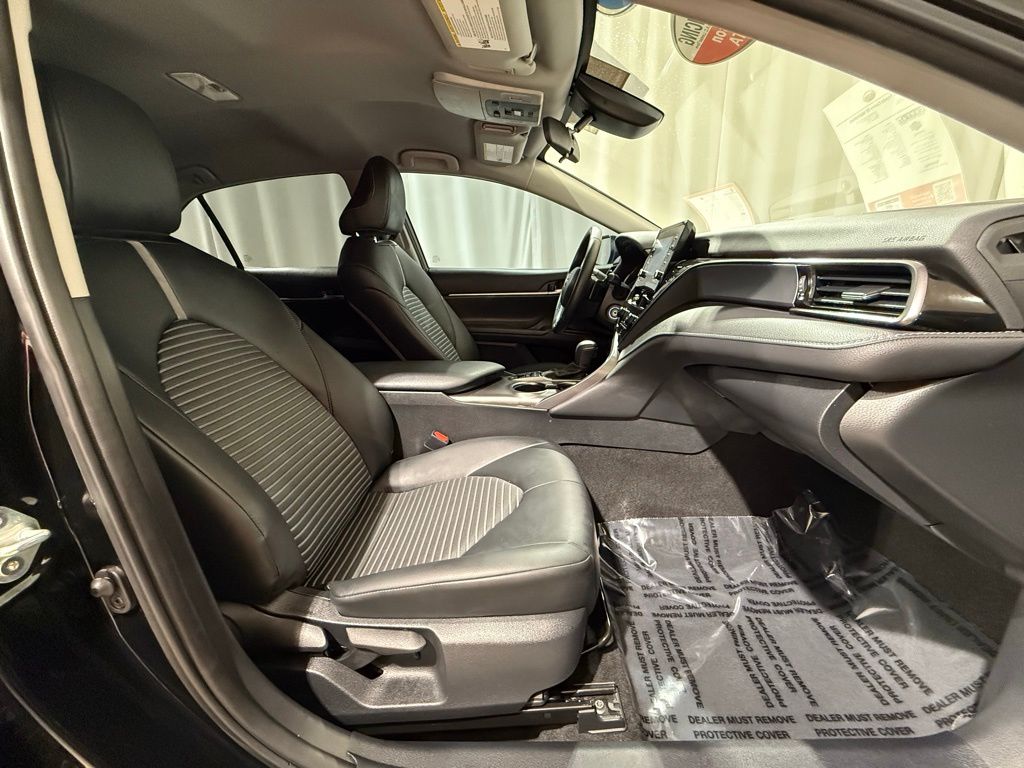 2023 Toyota Camry SE 19