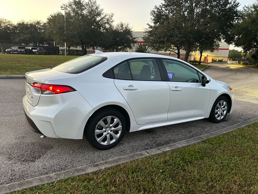 Thumbnail: 2025 Toyota Corolla - 5