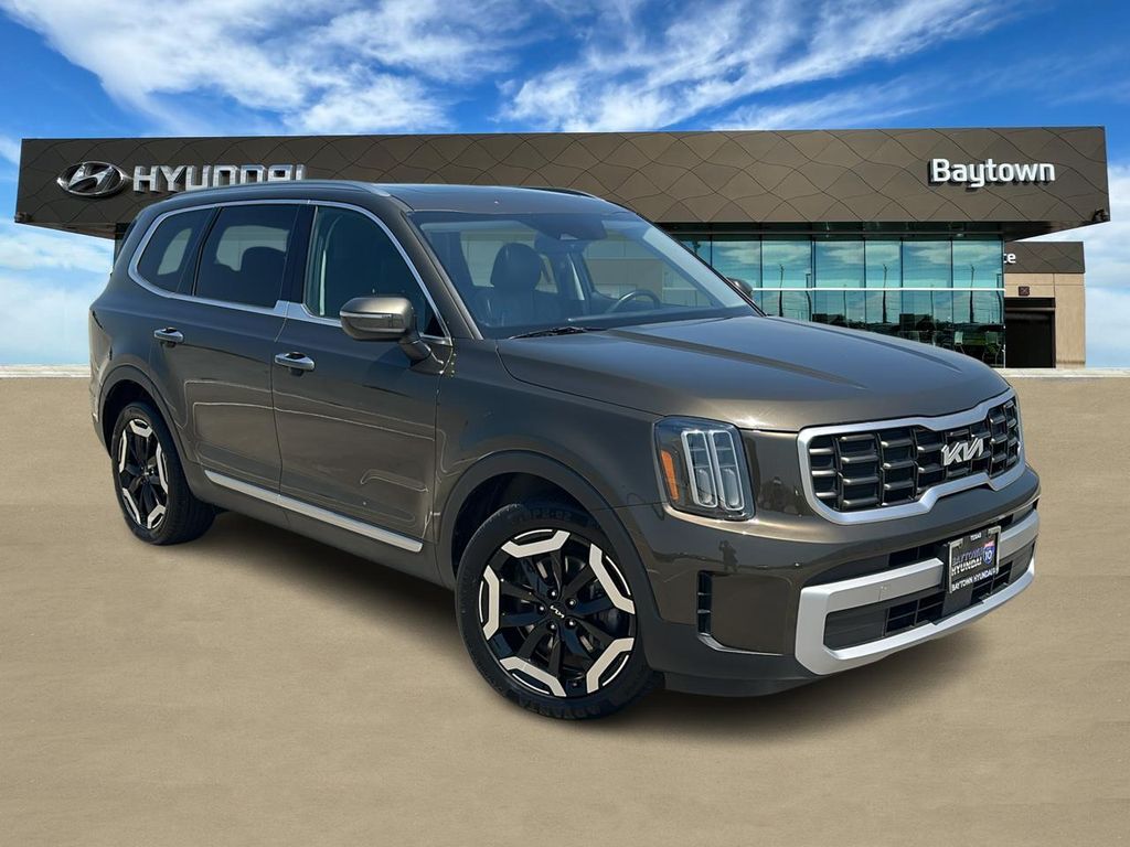 2025 Kia Telluride S Green at Baytown Hyundai