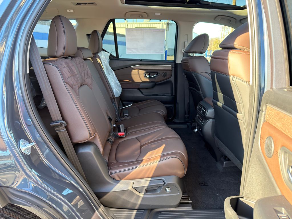 Thumbnail: 2026 Honda Pilot - 25