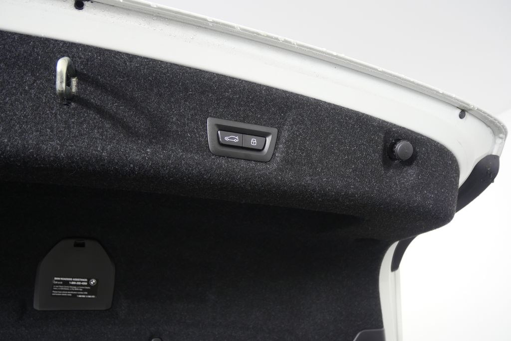 Thumbnail: 2025 BMW 3 Series - 18