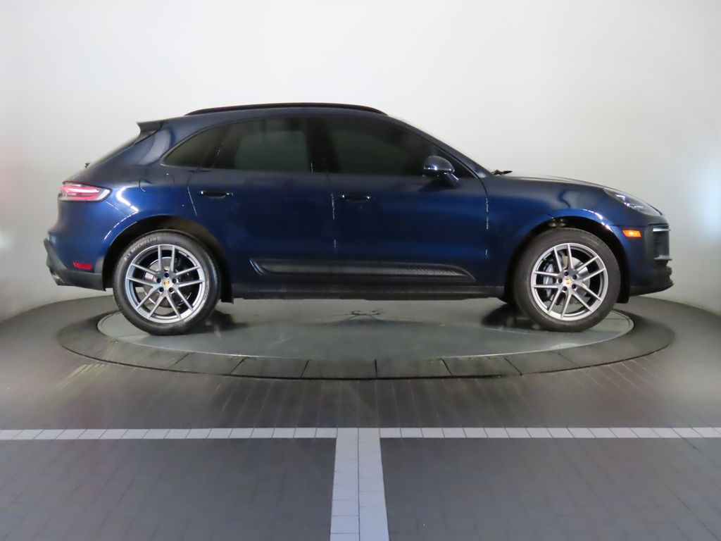 Thumbnail: 2022 Porsche Macan - 8