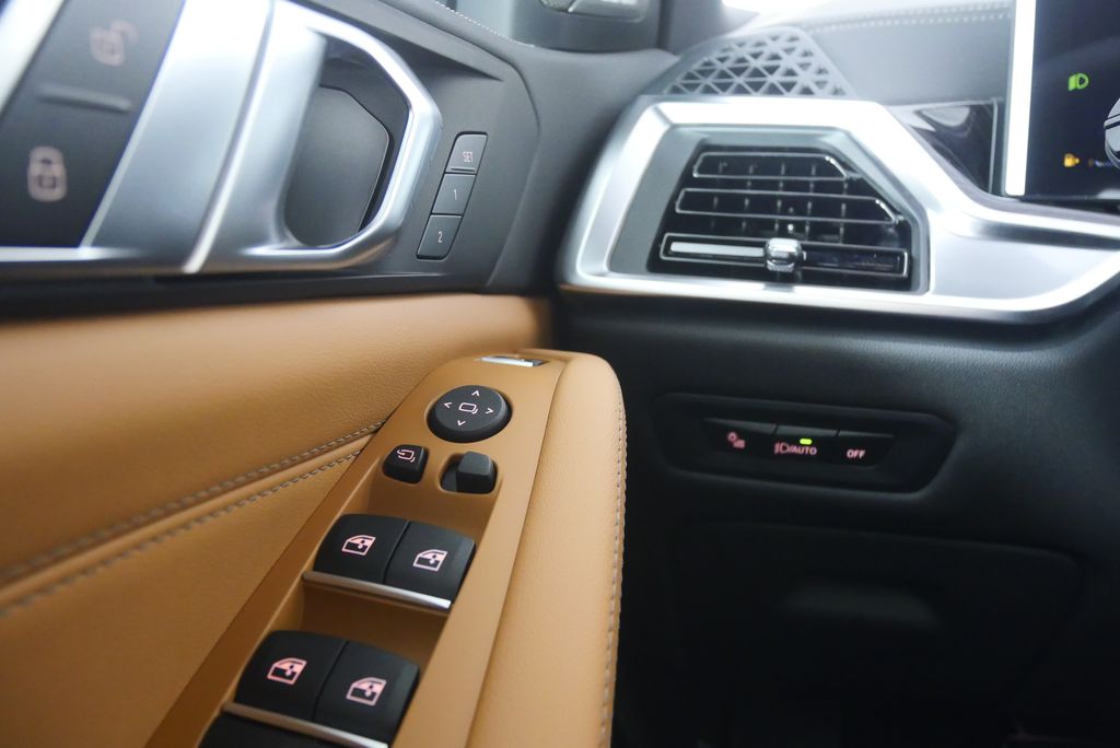 Thumbnail: 2026 BMW X5 - 19