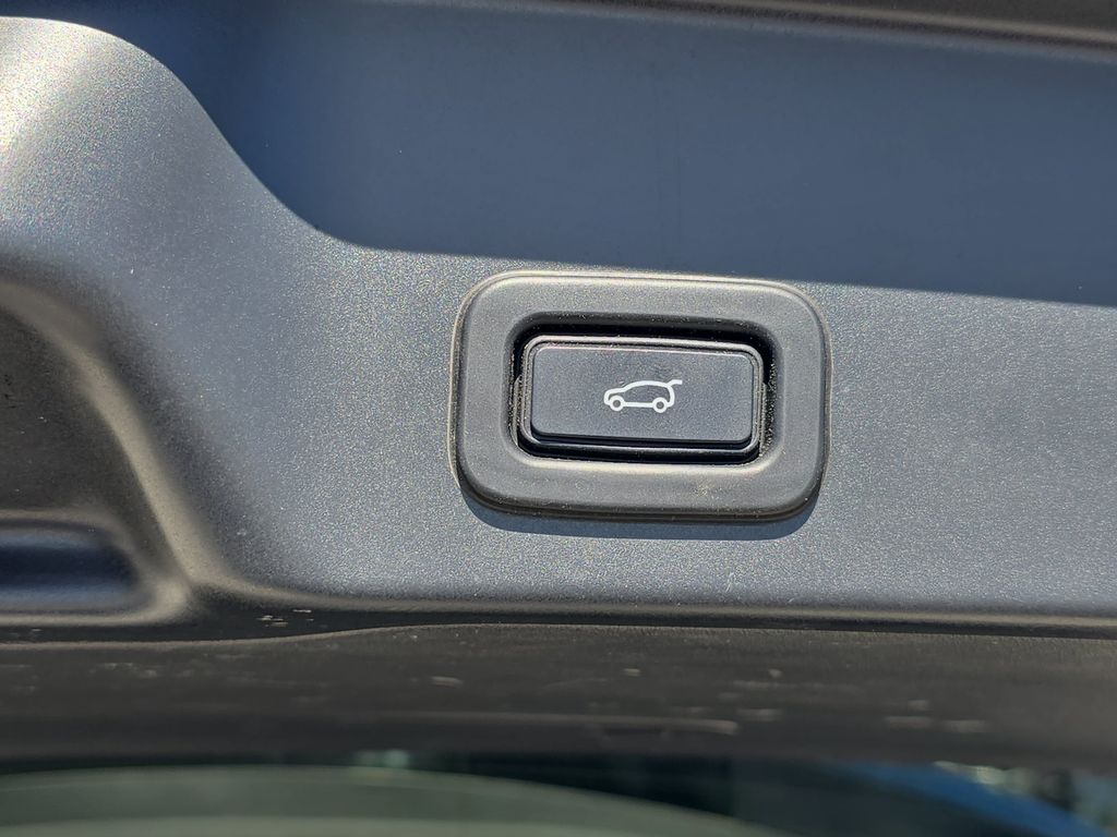Used 2020 Gray Land Rover S image 16