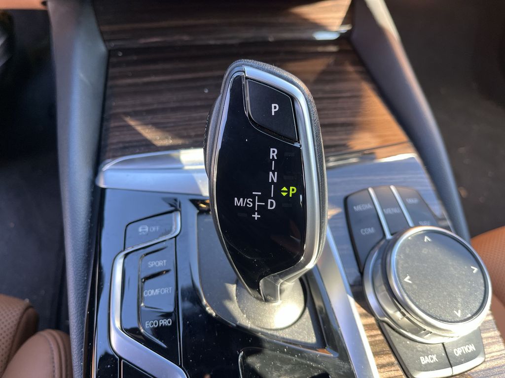 Thumbnail: 2023 BMW 5 Series - 20