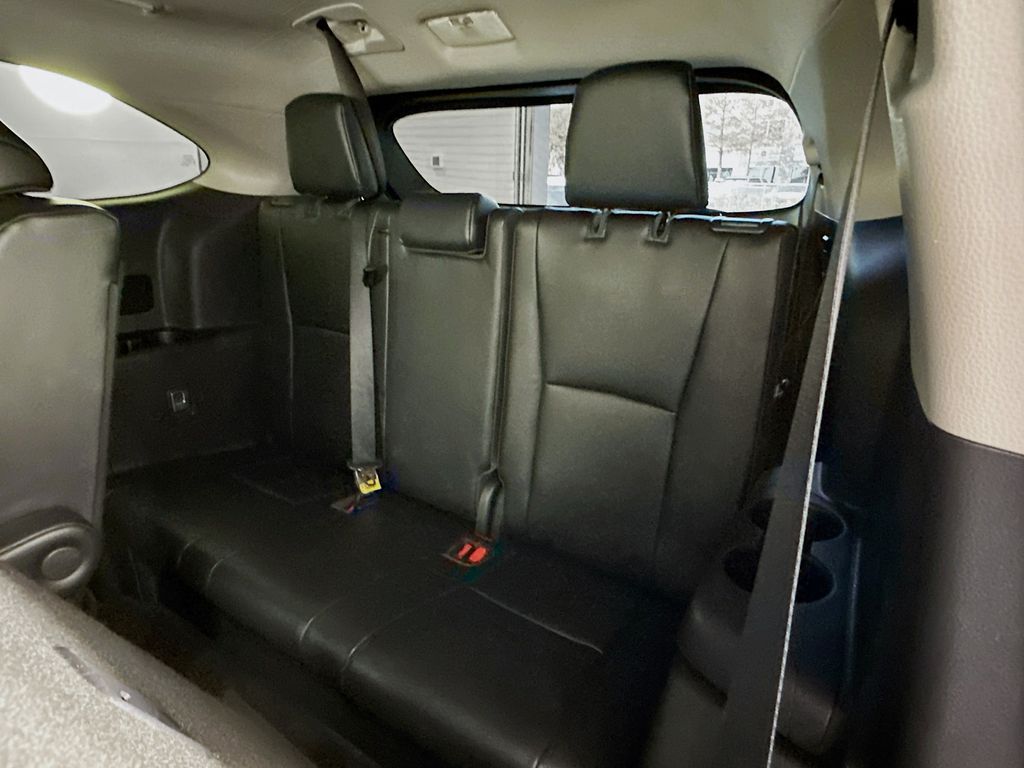 Thumbnail: 2022 Toyota Highlander - 26