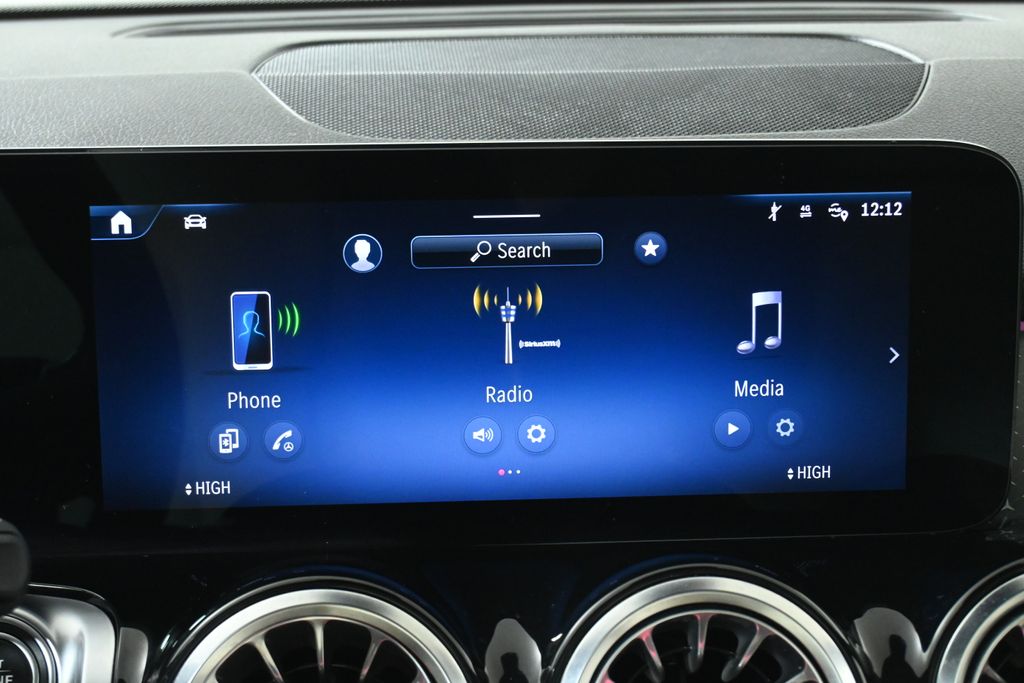 Thumbnail: 2024 Mercedes-Benz GLB - 21