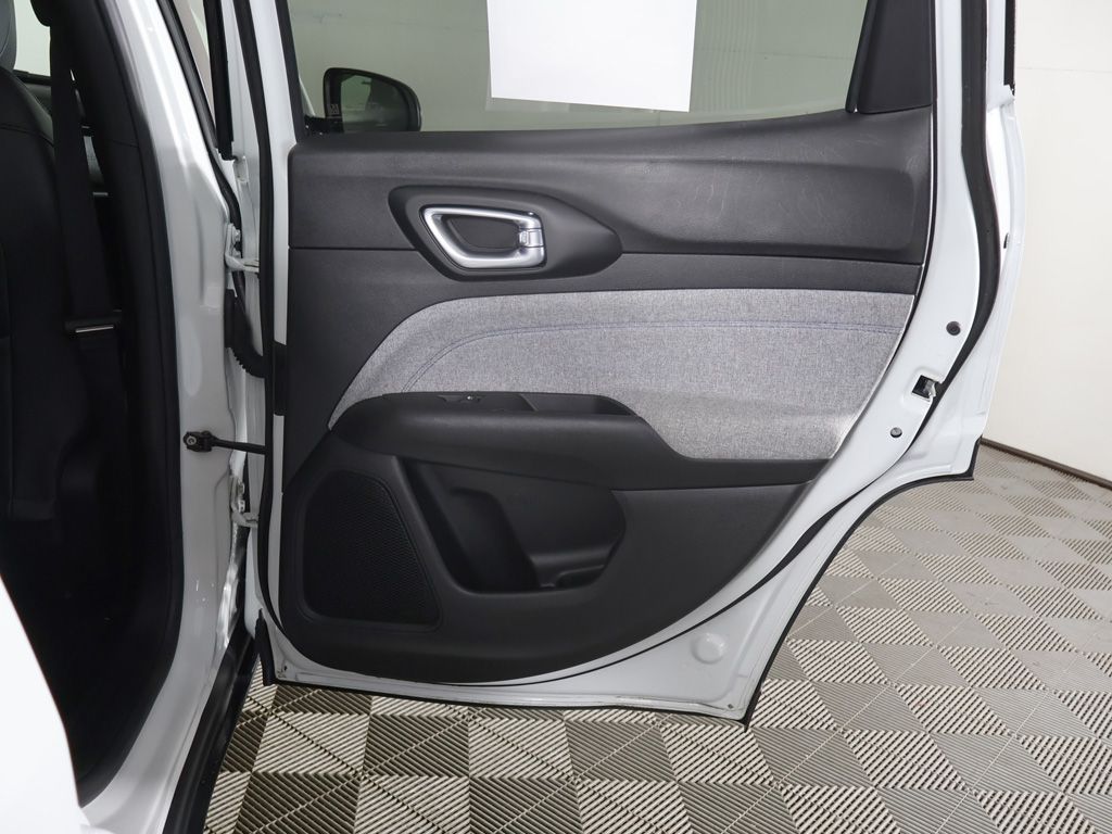 Used 2025 White Jeep Latitude image 25