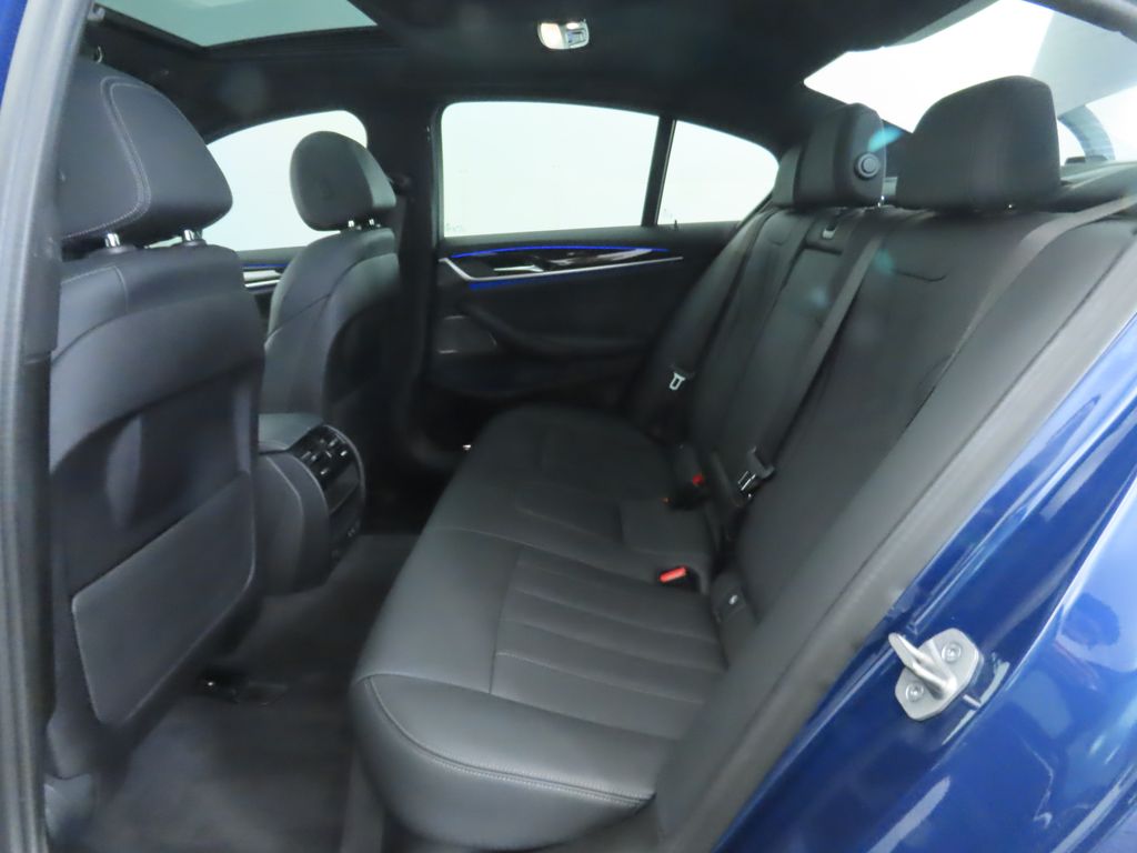 Thumbnail: 2023 BMW 5 Series - 22