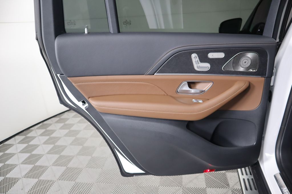 2025 Mercedes-Benz GLS 580 28