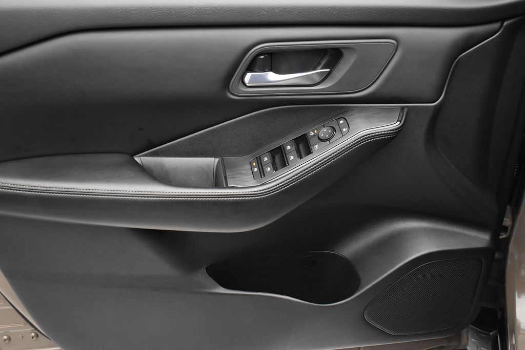 Thumbnail: 2025 Nissan Rogue - 10