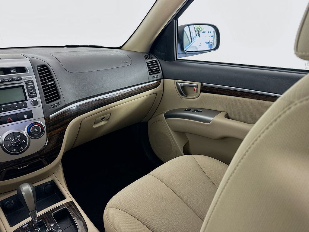 Thumbnail: 2012 Hyundai Santa Fe - 21