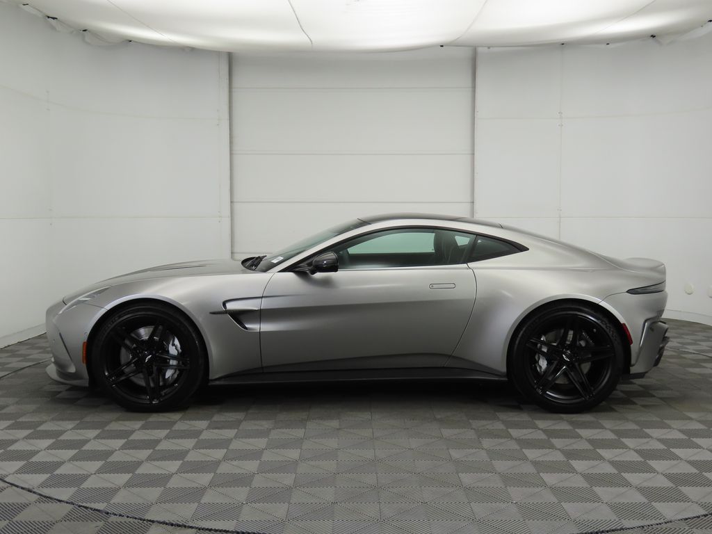 Thumbnail: 2025 Aston Martin Vantage - 8