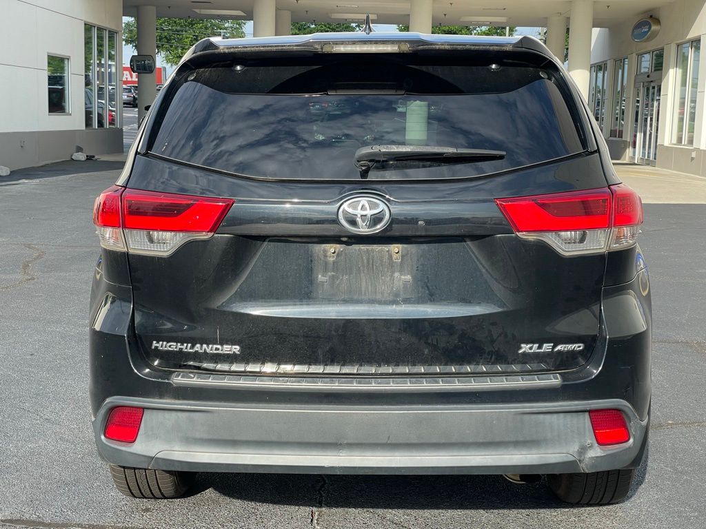 Thumbnail: 2017 Toyota Highlander - 4