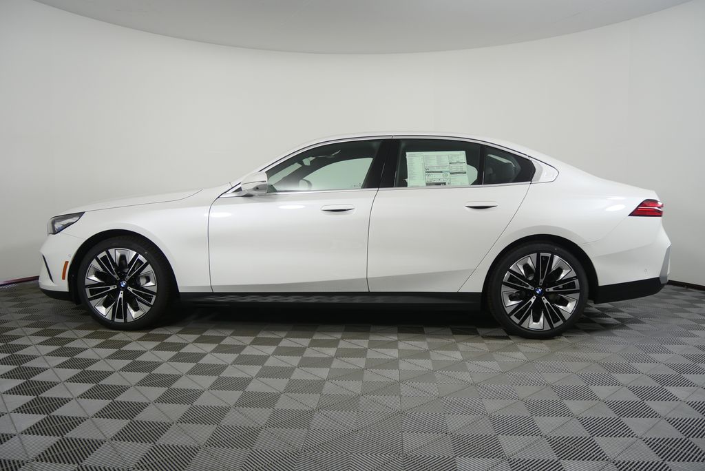 Thumbnail: 2026 BMW 5 Series - 6