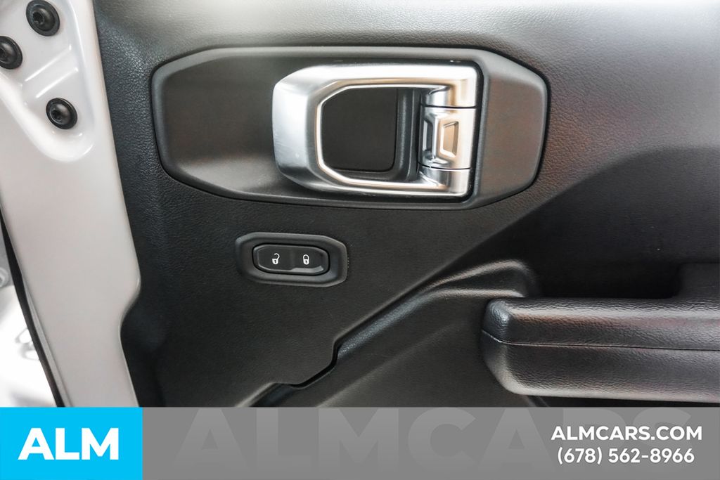 Used 2025 White Jeep Rubicon image 45