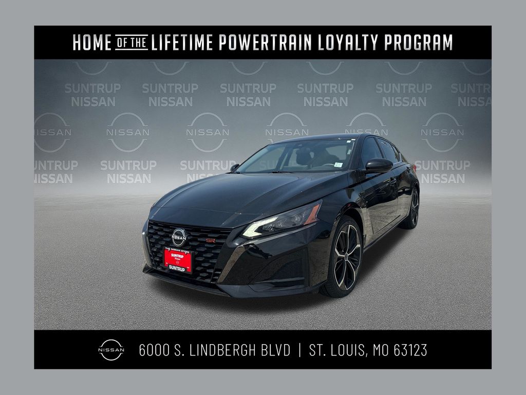 Super Black Clearcoat 2023 Nissan Altima 2.5 SR FWD Sedan Front-Wheel Drive Continuously Variable Transmission