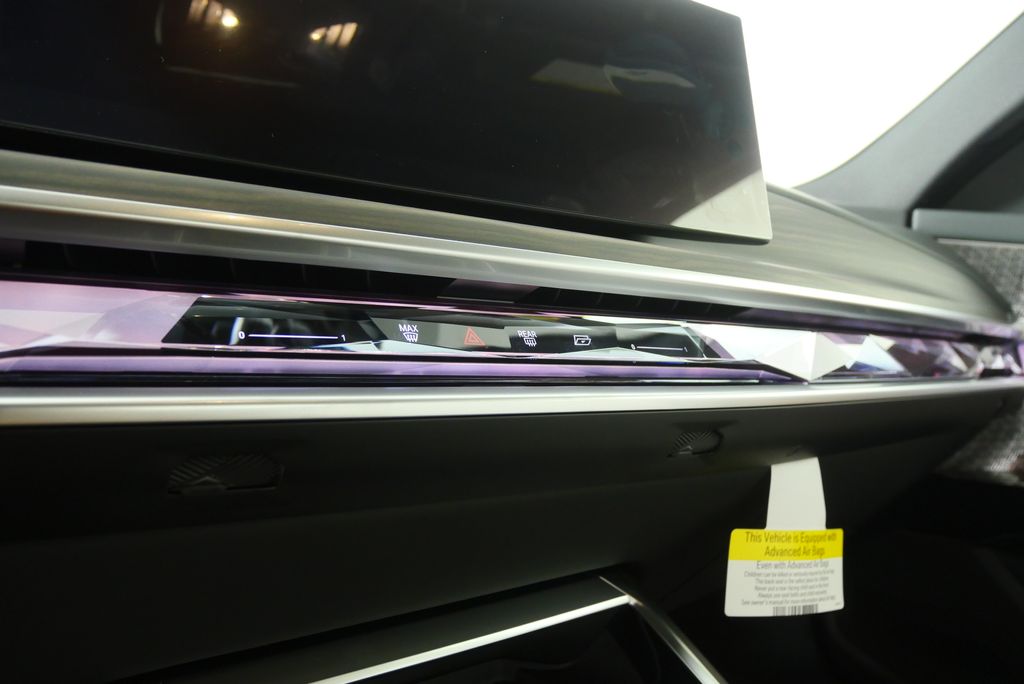 Thumbnail: 2026 BMW 7 Series - 22