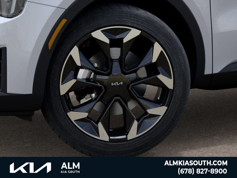 New 2026 Glacial White Pearl Kia EX image 9