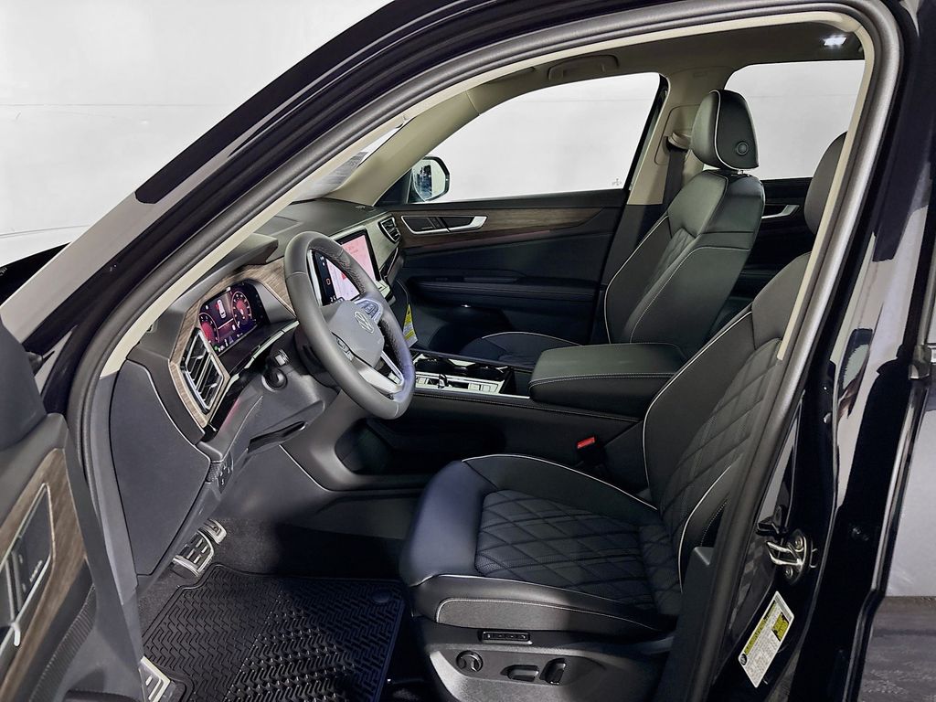 2025 Volkswagen Atlas 2.0T SEL Premium R-Line