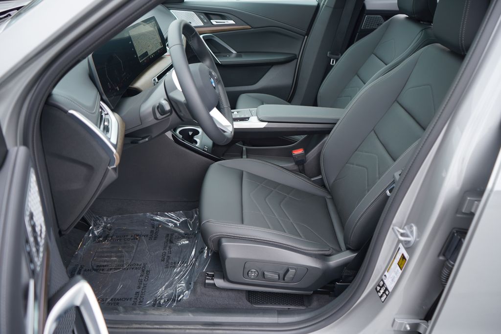 2025 BMW X1 xDrive28i 11