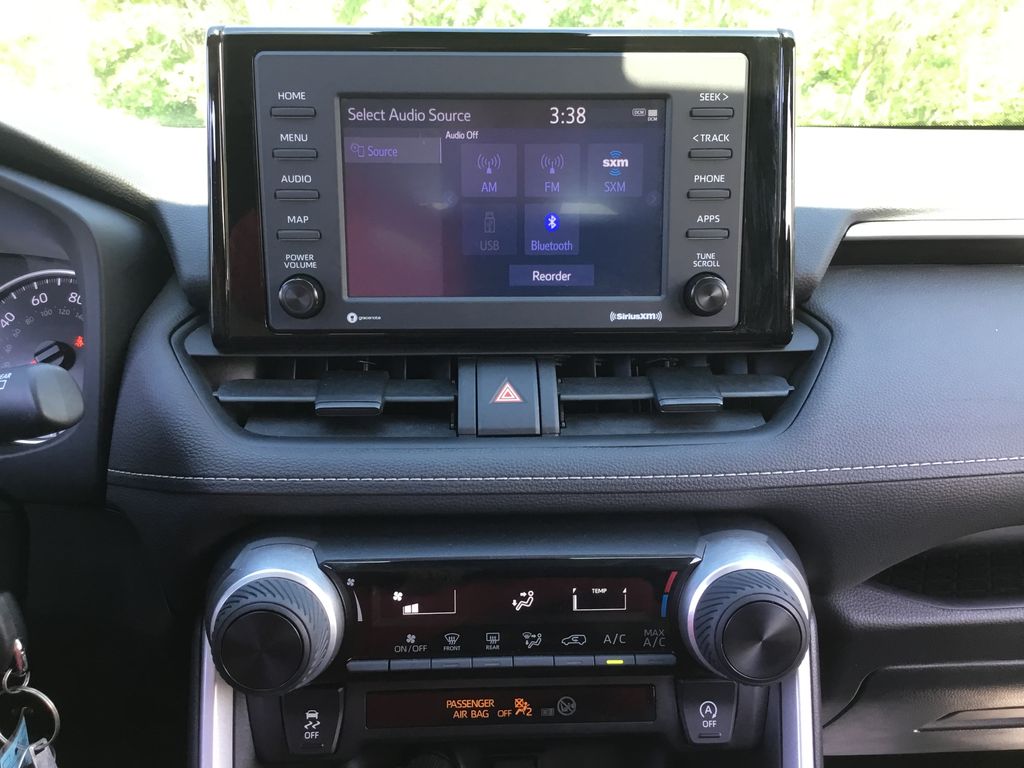 2021 Toyota RAV4 LE 18