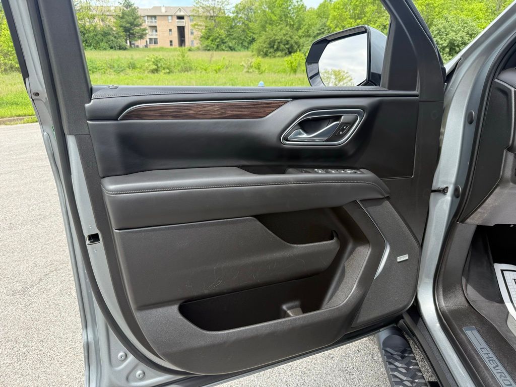 2023 Chevrolet Suburban Z71 - Photo 11