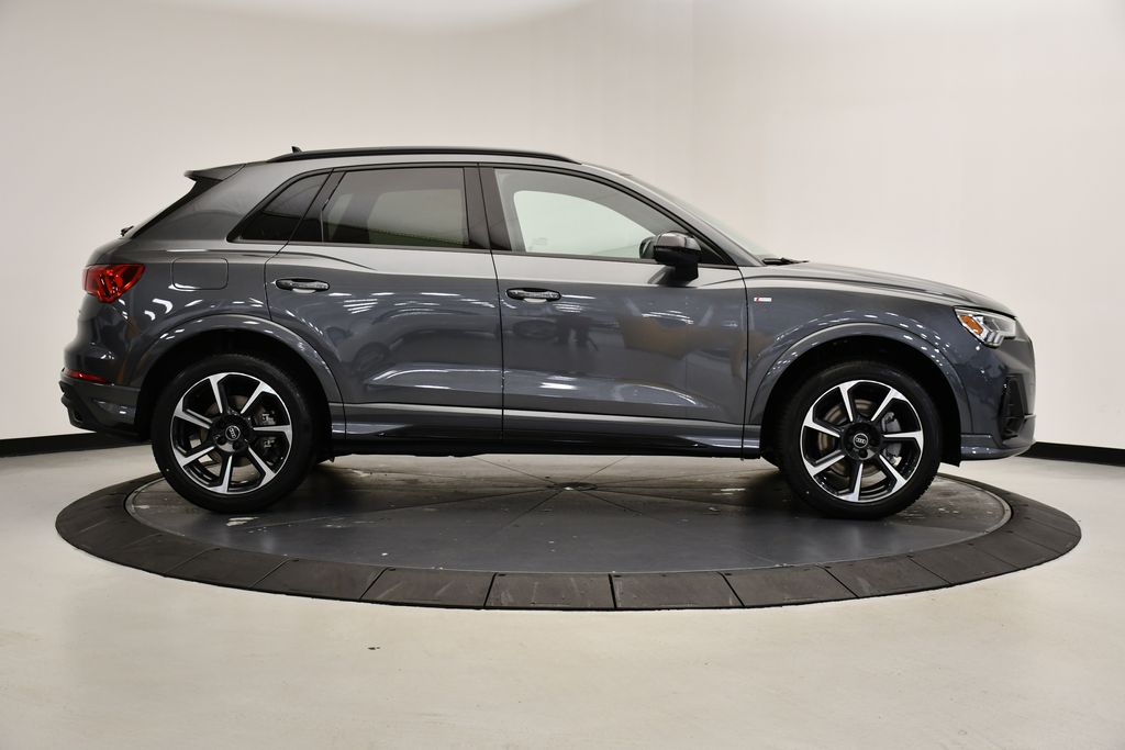 Thumbnail: 2025 Audi Q3 - 6