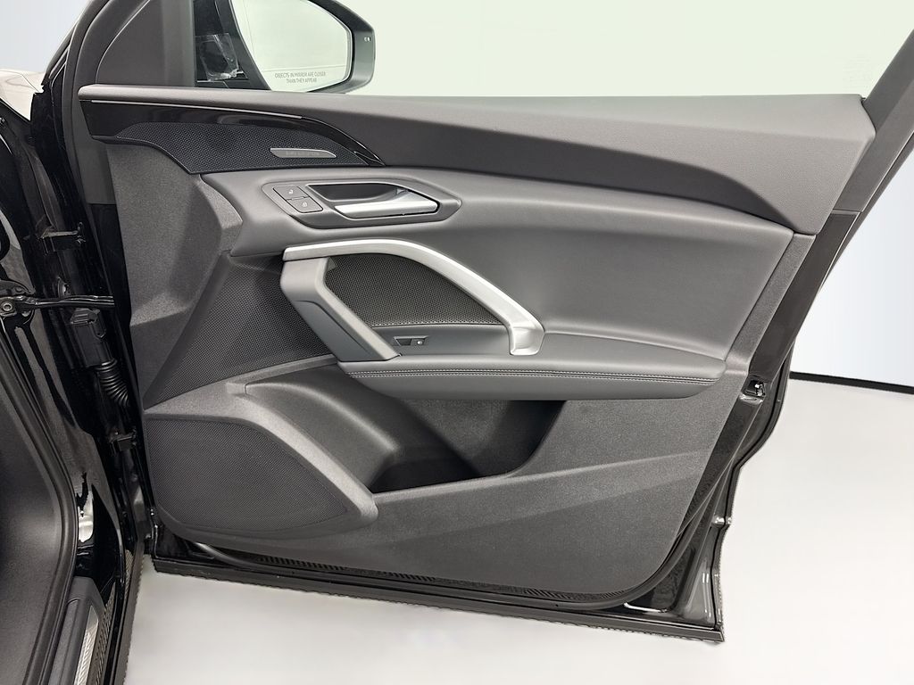 Thumbnail: 2025 Audi Q5 - 25