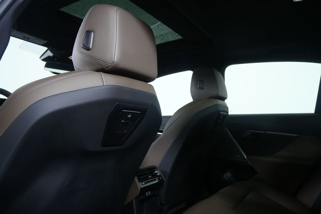 Thumbnail: 2025 BMW 5 Series - 16