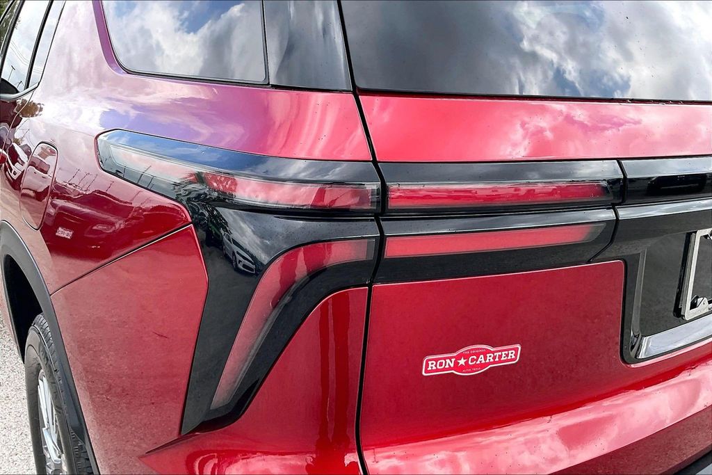 Used 2024 Chevrolet Traverse LT 4D Sport Utility