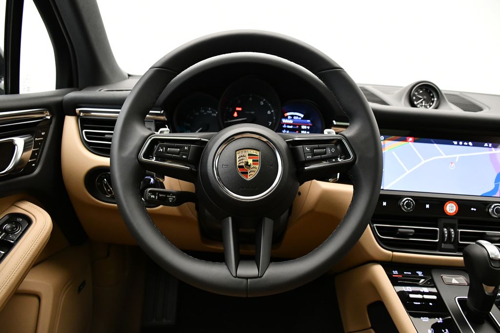 Thumbnail: 2025 Porsche Macan - 26