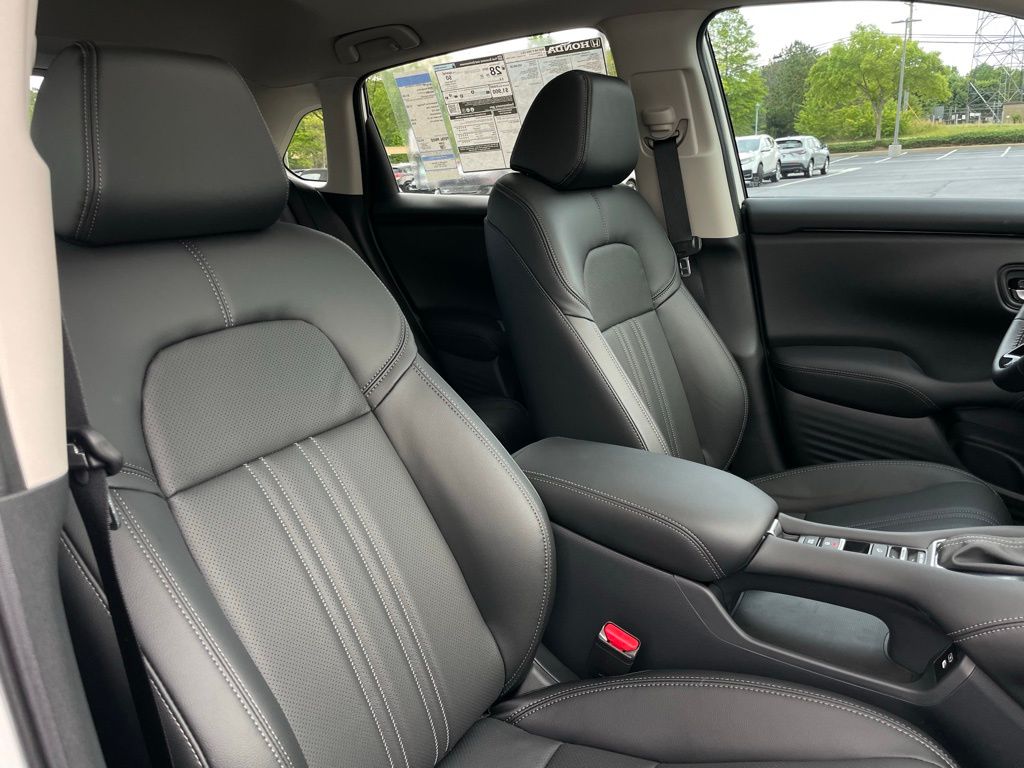 2025 Honda HR-V EX-L 32